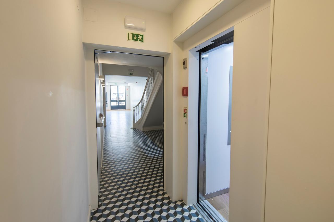 Urban Chic Apartment In The Heart Of Historic Lisbon Exterior photo