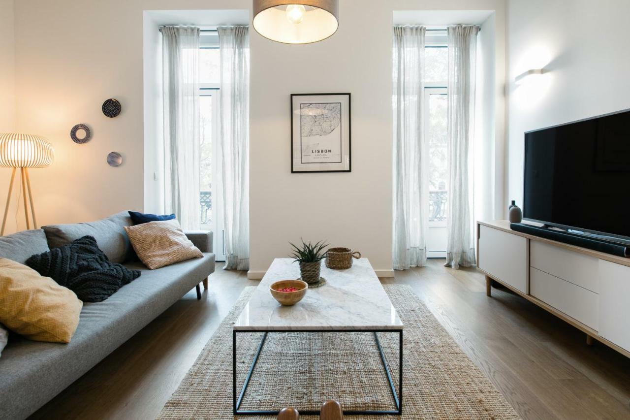 Urban Chic Apartment In The Heart Of Historic Lisbon Exterior photo