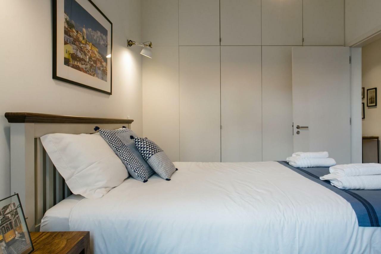 Urban Chic Apartment In The Heart Of Historic Lisbon Exterior photo